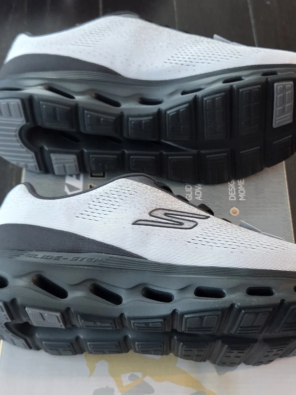 Skechers GOwalk Men's Gray and Black Walking Sneakers Size 11 Extra Wide Fit